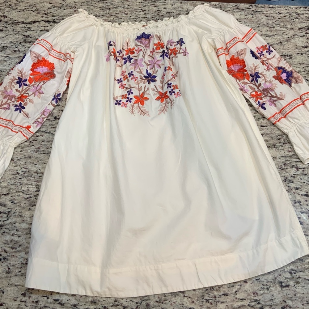 Free People Ivory embellished tunic.  XS.